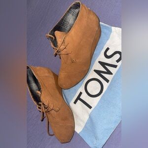 TOMS Women's Brown Lace-Up Wedges